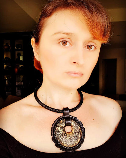 Round Leaf Black Pendant Pendant SweetyBijou Jewelry   